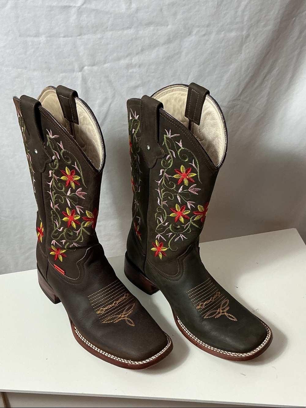 Brown Floral Embroidered Women's Western Heeled Boots